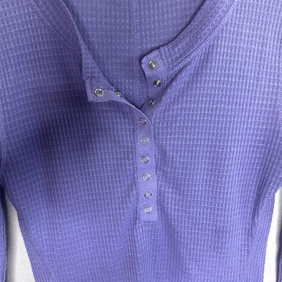 Zenana Snap Button Long Sleeve Henley Top Lavender Womens Size Small - Picture 3 of 13